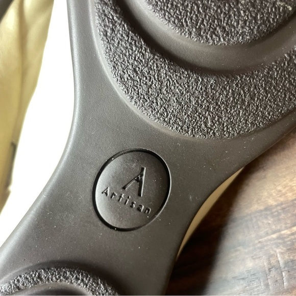 Clark Artisan Beige Leather Athletic Hook & Loop Comfort Sandal Size 10N - Picture 11 of 12